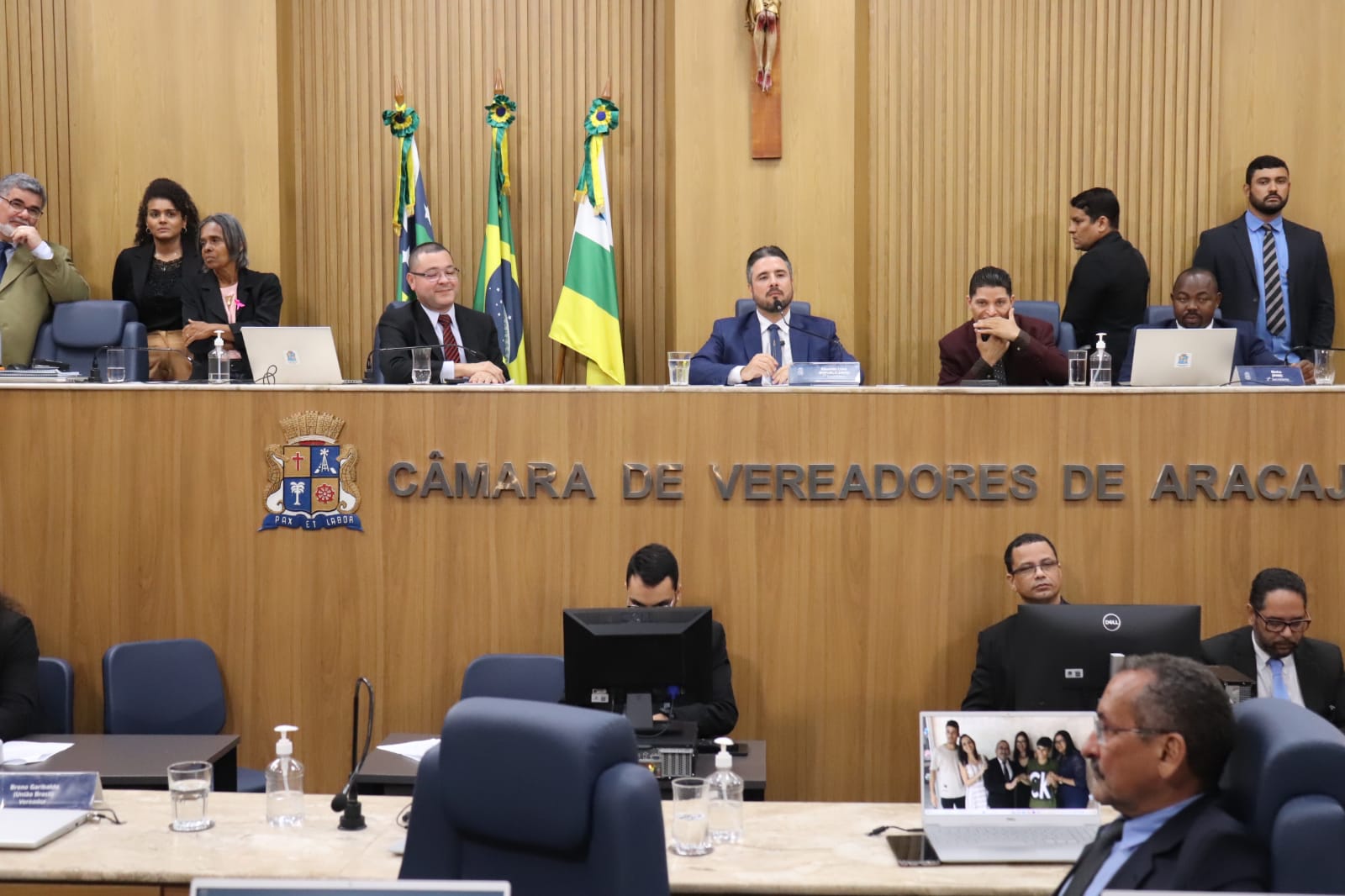 Câmara aprova projeto que permite regulamentação de transporte complementar 