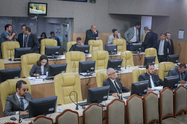 Câmara aprova proposituras nesta quinta-feira