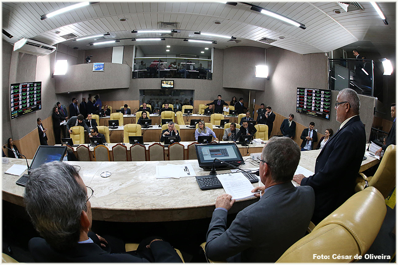 Câmara de Aracaju apresenta integrantes das CPIs do Lixo e da Saúde 