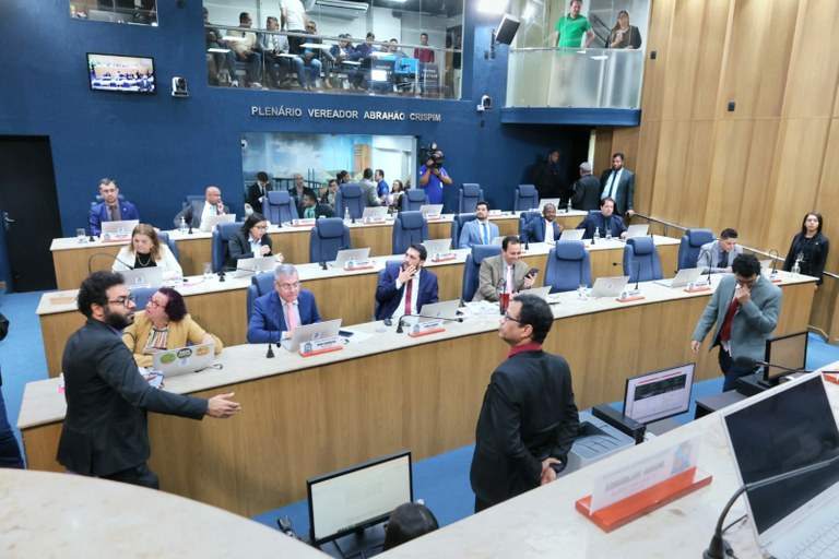 Câmara de Aracaju aprova, em redação final, serviço de acolhimento familiar e discute projetos ligados à humanização, empregabilidade e cultura 