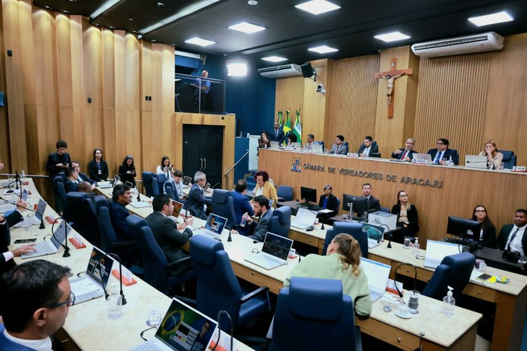 Câmara de Aracaju aprova medidas para garantir segurança no transporte e limpeza urbana