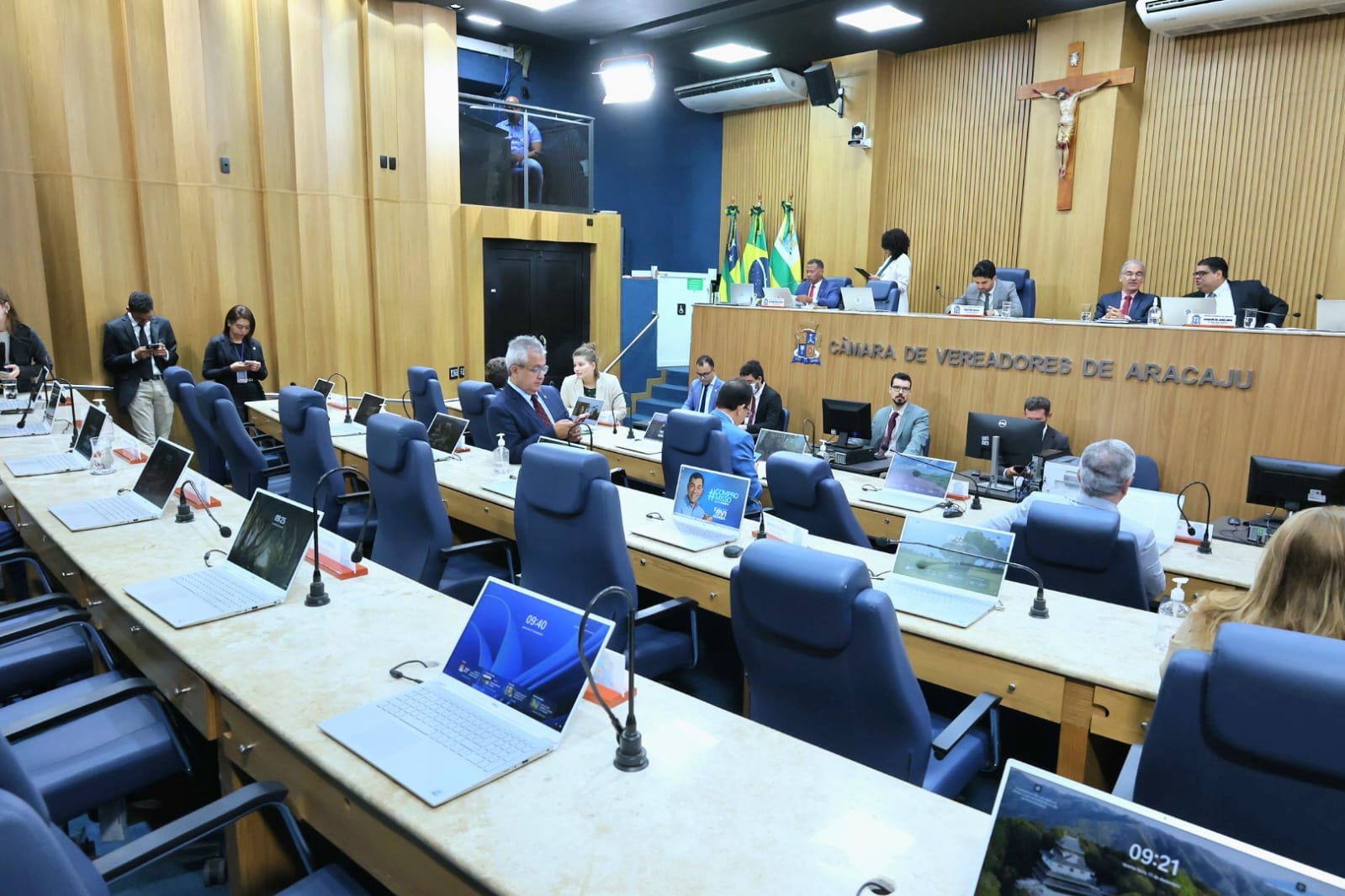 Câmara de Aracaju aprova por unanimidade reestruturação da carreira do magistério e implementação gradual do piso salarial