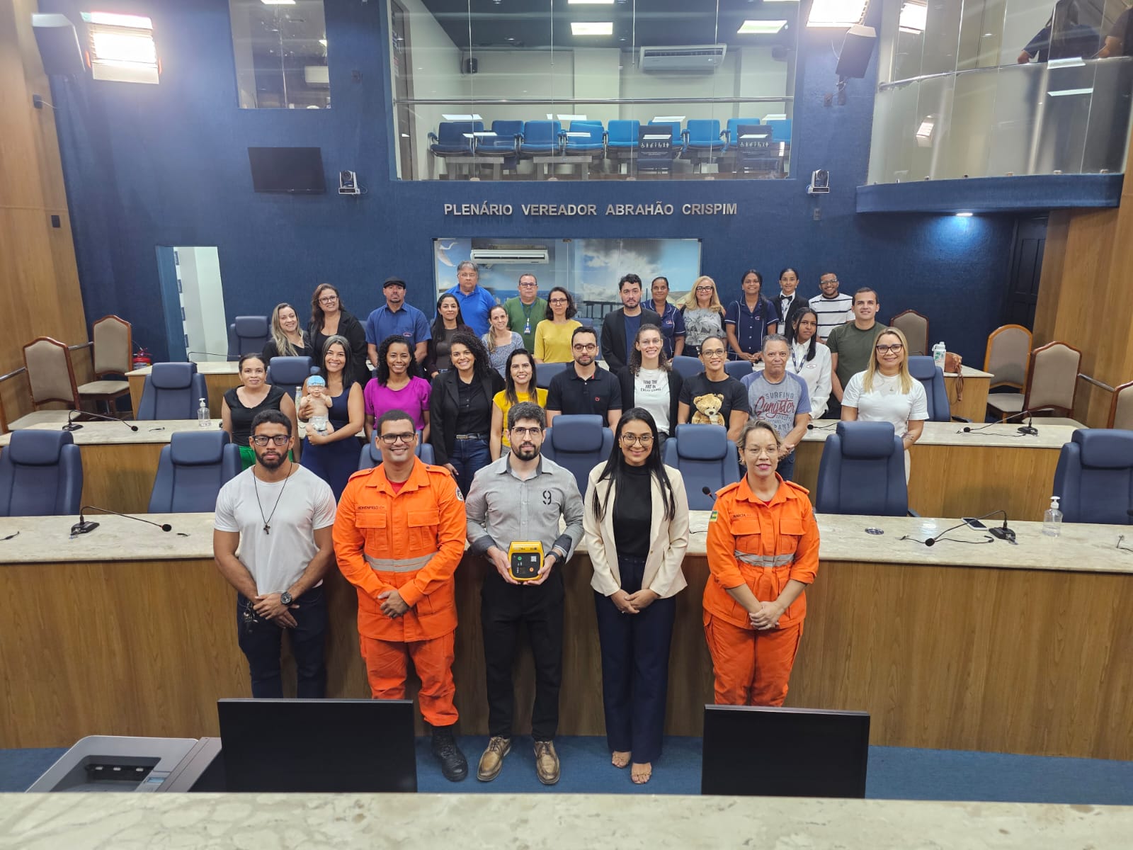 Câmara de Aracaju capacita servidores para o uso de desfibrilador para emergências