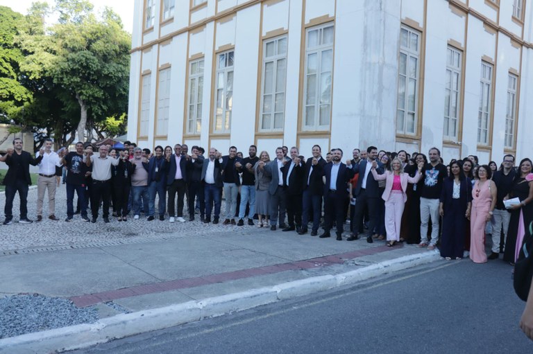 Câmara de Aracaju celebra 171 anos com abraço simbólico e participação de servidores e vereadores 