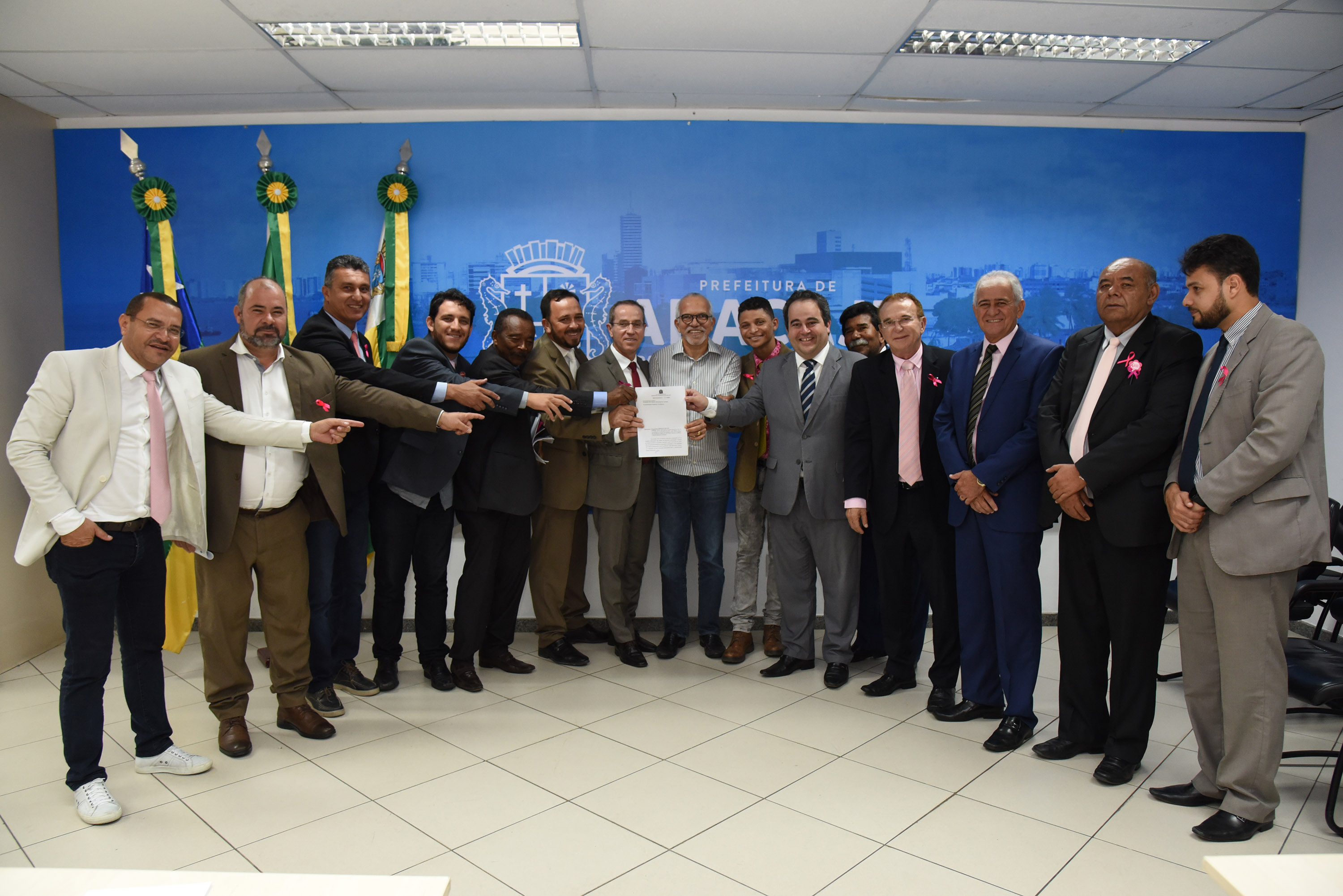 Câmara de Aracaju recebe da Prefeitura a reformulação da Taxa de Publicidade