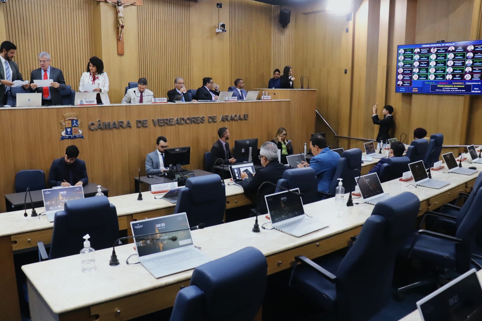 Câmara de Aracaju recebe estudantes de Direito para debater exposição indevida de vítimas pela mídia informal