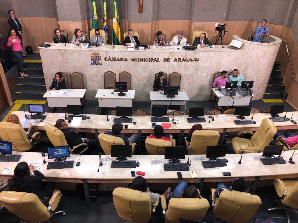 Câmara debate assistência técnica gratuita em engenharia e arquitetura