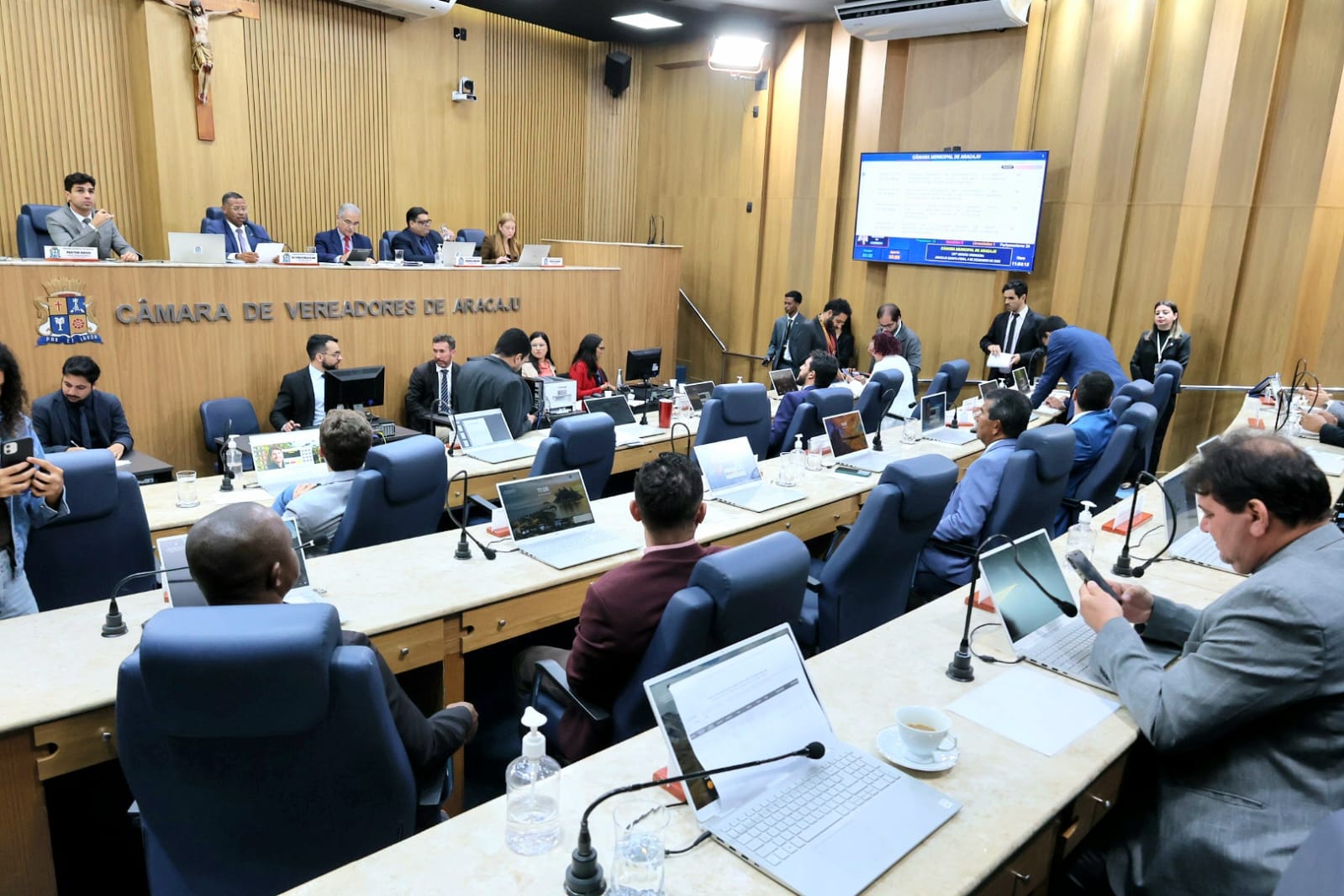 Câmara Municipal de Aracaju aprova 593 emendas impositivas e destina mais de R$ 70 milhões em 2025 