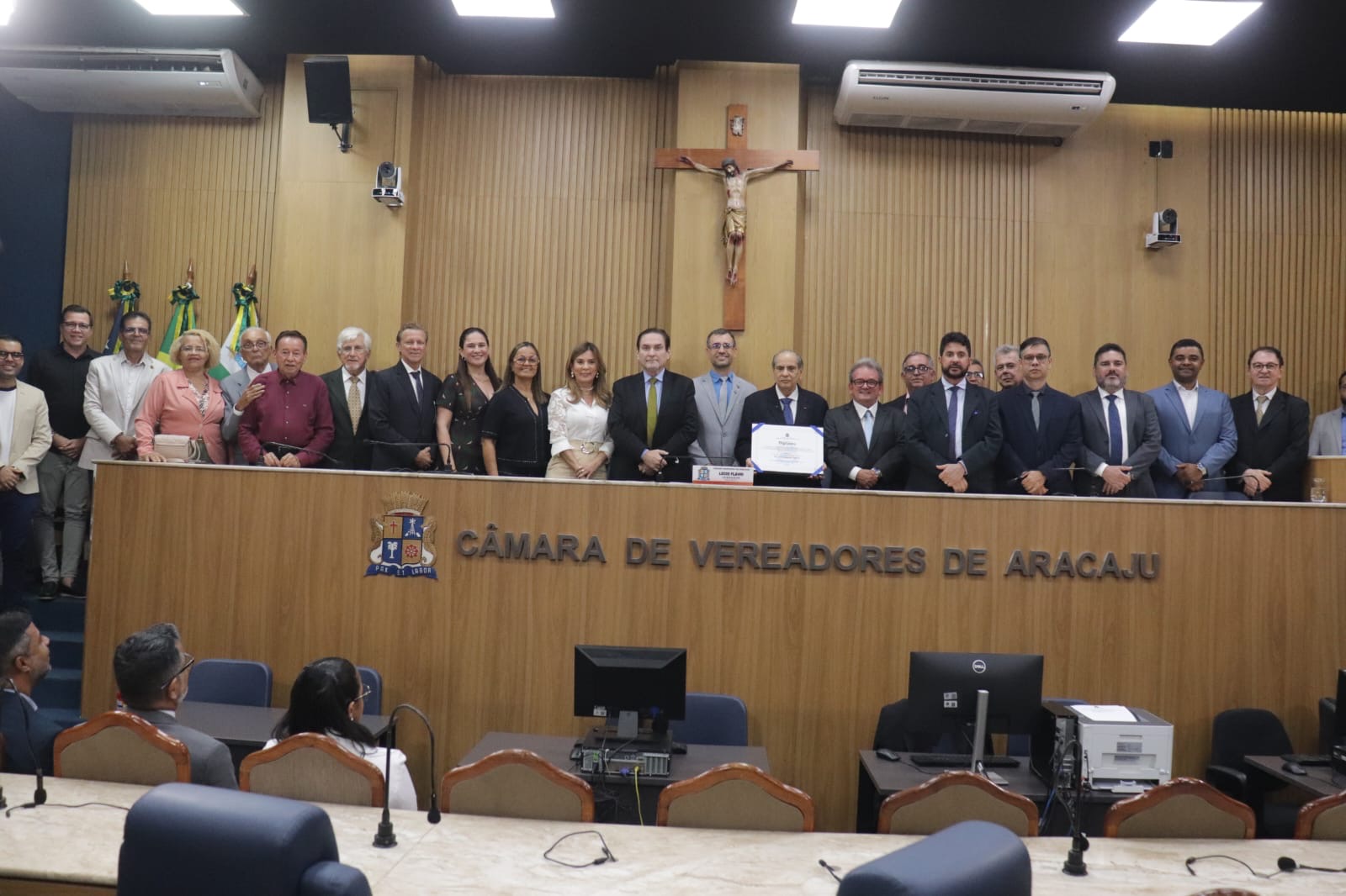Câmara Municipal de Aracaju concede Título de Cidadania Aracajuana ao presidente da CNC, José Roberto Tadros
