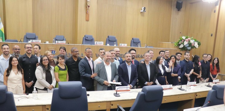 Câmara Municipal de Aracaju empossa 18 novos servidores concursados