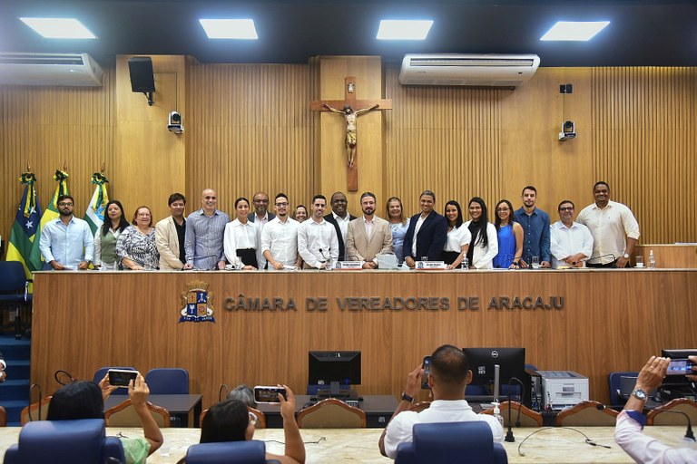 Câmara Municipal empossa 14 novos servidores nesta sexta-feira,04