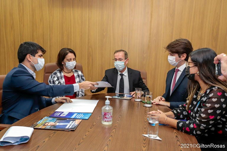 Câmara recebe visita de comissão de advogados