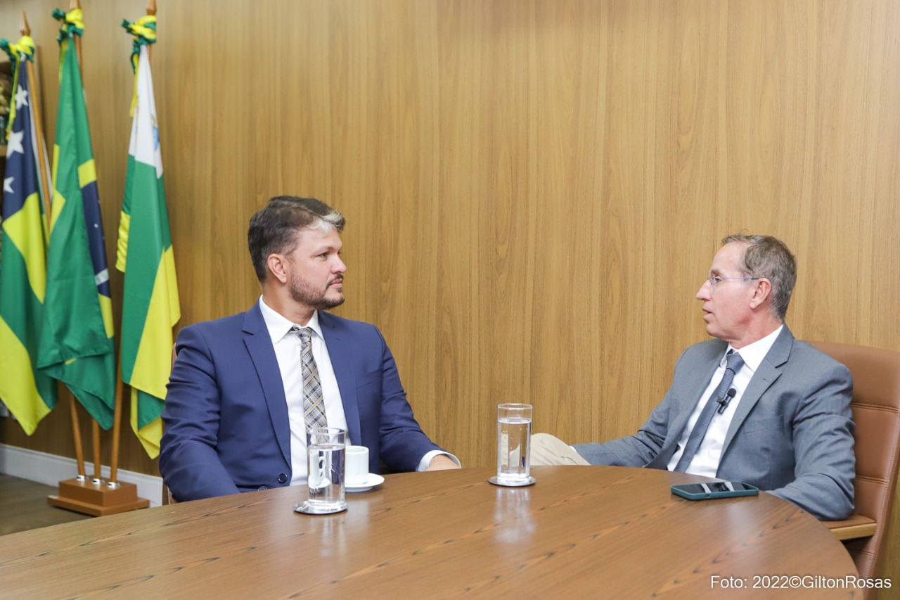 Câmara recebe visita de procurador do estado para tratar sobre regulamentação fundiária