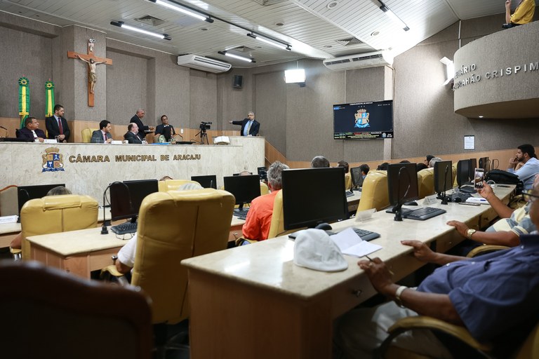 Camilo lança Frente Parlamentar do Meio Ambiente e realiza Audiência Pública sobre o óleo no litoral sergipano