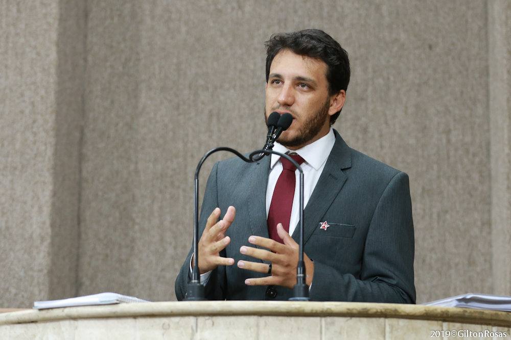 Camilo protocola PL que incentiva merenda escolar com produtos orgânicos