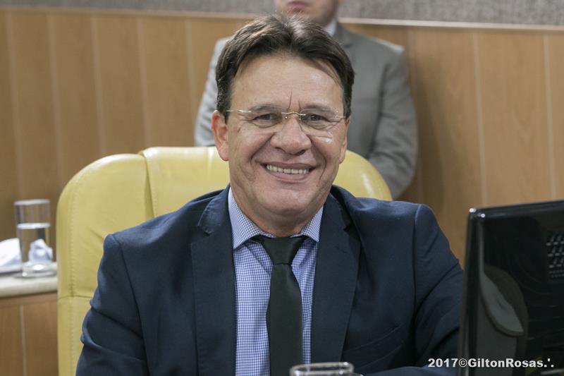 Carlito Alves aposta no engajamento dos vereadores em prol da população
