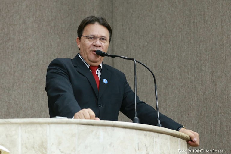 Carlito Alves critica postura do governador Jackson Barreto