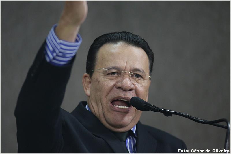 Carlito Alves destaca descaso com o turismo de Sergipe