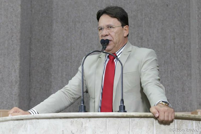 Carlito Alves reforça convite para show gospel no Santa Maria