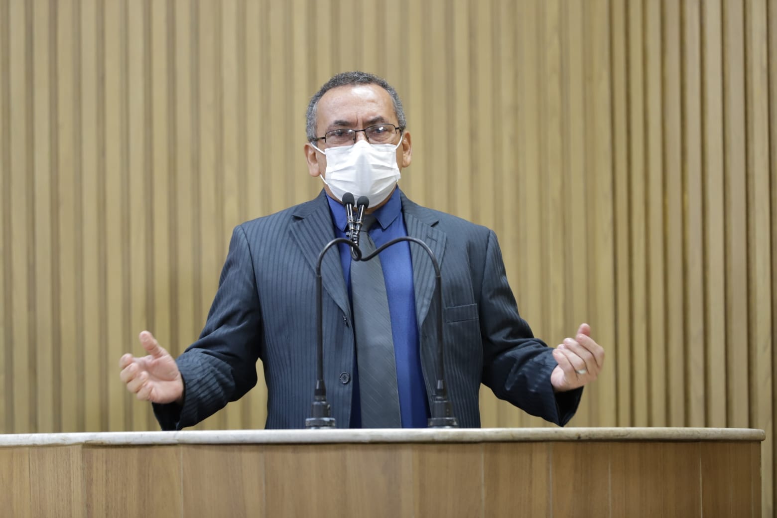 "Castra móvel atendendo em local fixo prejudica os moradores do Santa Maria" diz Vereador Cícero