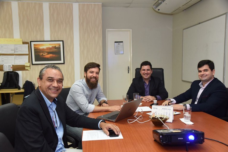 Cauteloso, Armando Batalha Júnior discute PL dos patinetes elétricos na PMA