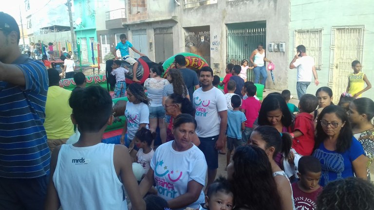 Centenas de crianças participam do Natal Solidário promovido pelo vereador Fábio Meireles