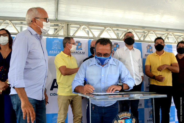 Cícero afirma que obras no 17 de Março vão melhorar a qualidade de vida dos moradores