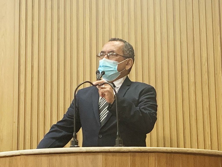 Cícero do Santa Maria desmente Fake News que o acusava de ter votado contra novos empregos em Aracaju