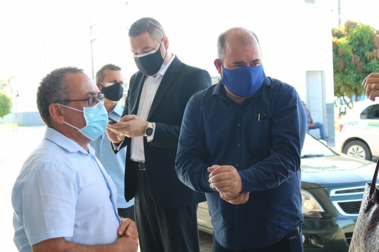Cícero do Santa Maria visita Hospital Nestor Piva com membros da Comissão de Saúde