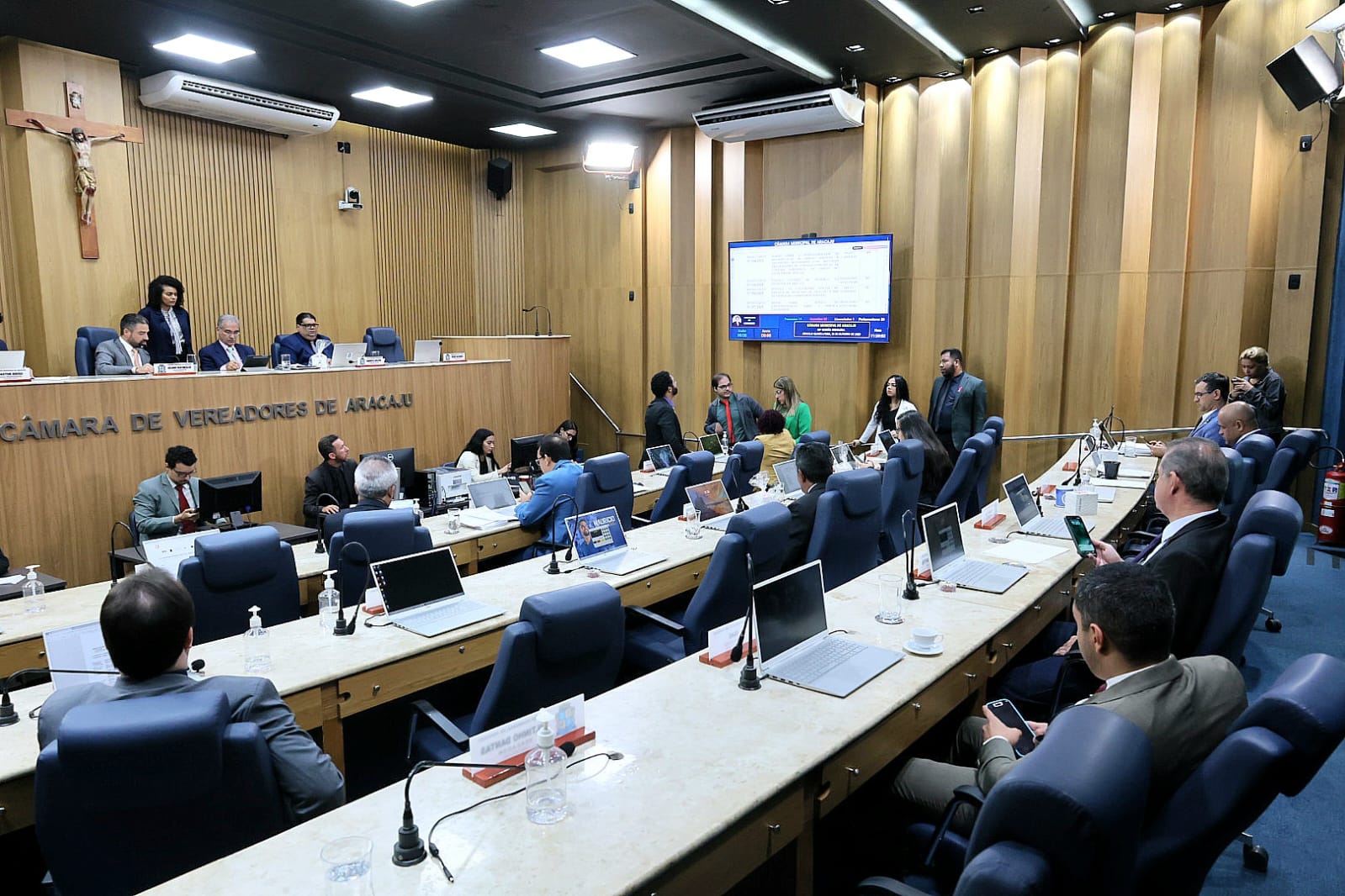 CMA aprova a criação do Programa de Formação Profissional para Mulheres em Situação de Violência Doméstica e institui lugares de memória no município