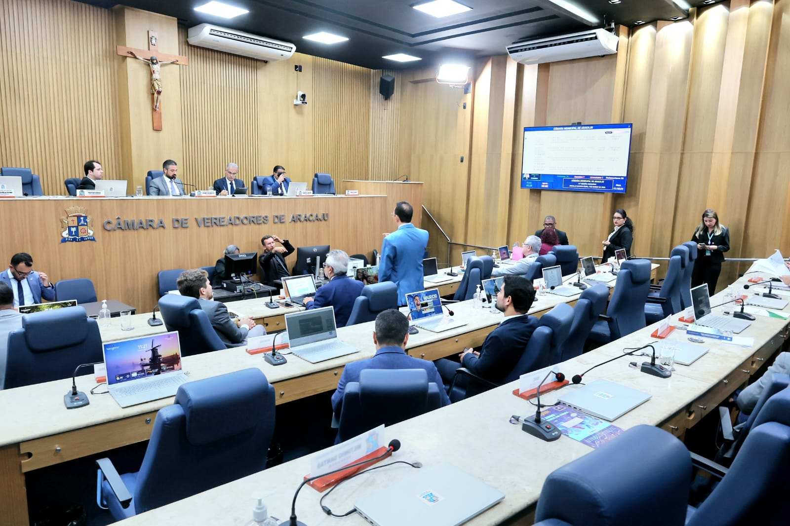 CMA aprova, em redação final, a Lei da Primeira Escuta e a permissão de música ao vivo em estabelecimentos comerciais