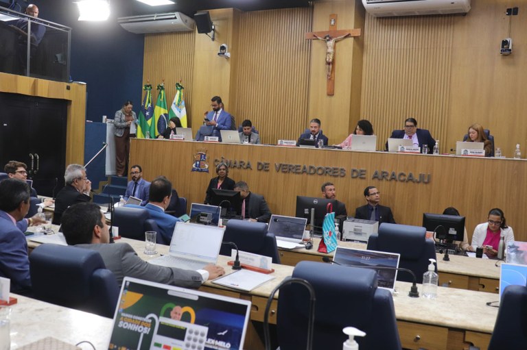 CMA aprova projeto de lei que trata sobre GPS no transporte escolar, homenagens e cria datas comemorativas 