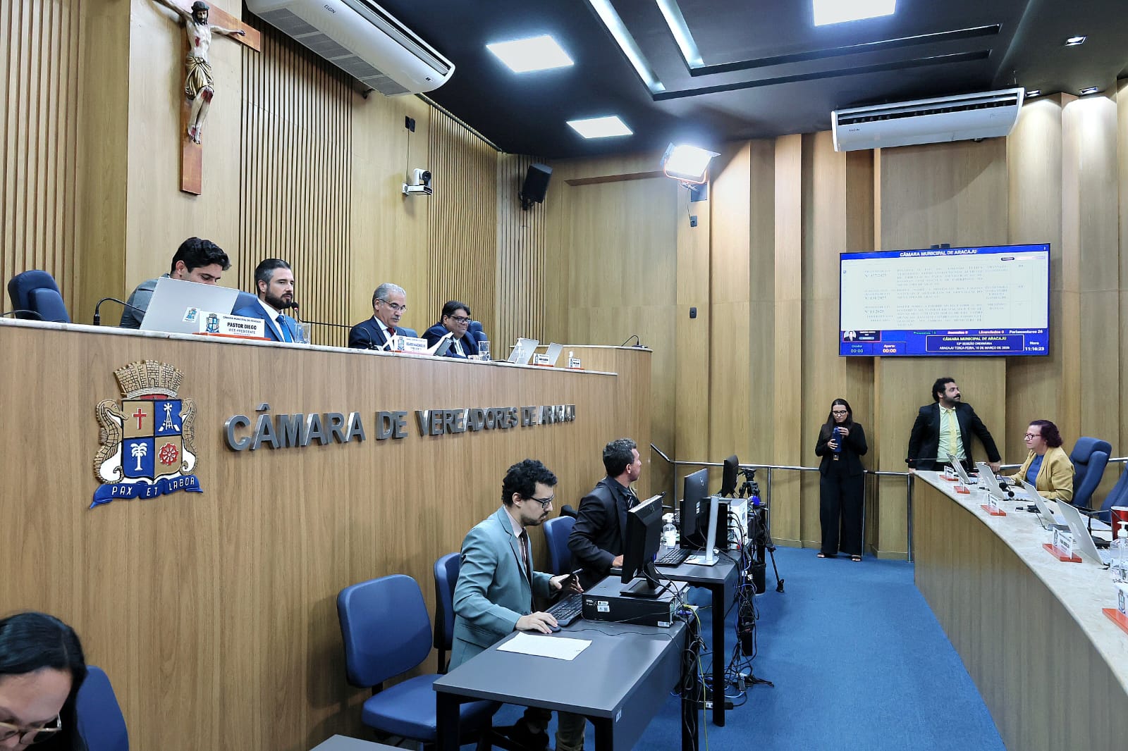 CMA aprova projeto que cria o programa “Cidade Permeável” e uso de cordão para identificação de pessoas com Doença de Parkinson