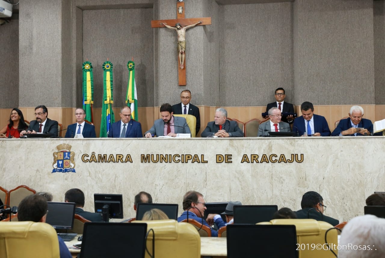 Câmara concede título de Cidadão Aracajuano ao deputado estadual Francisco Gualberto