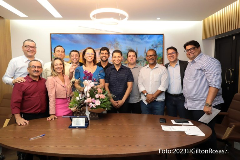 Câmara de Aracaju recebe carta de renúncia da vice-prefeita