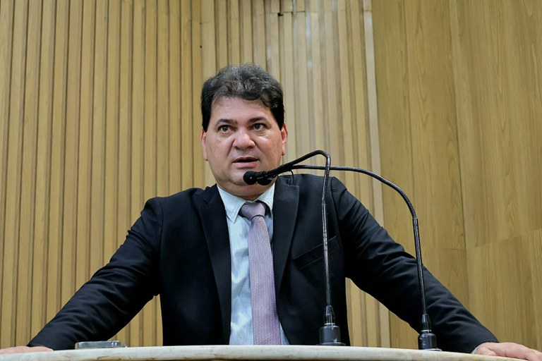 CMA vive momento histórico: Miltinho Dantas vota a favor da regulamentação do Transporte Complementar Urbano 