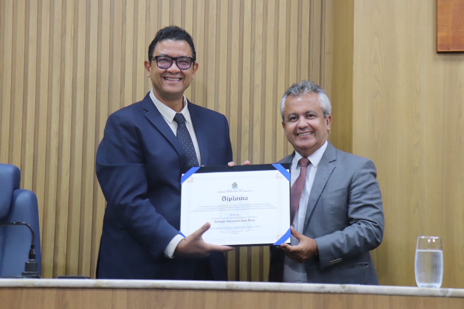 Com autoria de Elber, Zander Reis recebe Título de Cidadão Aracajuano   