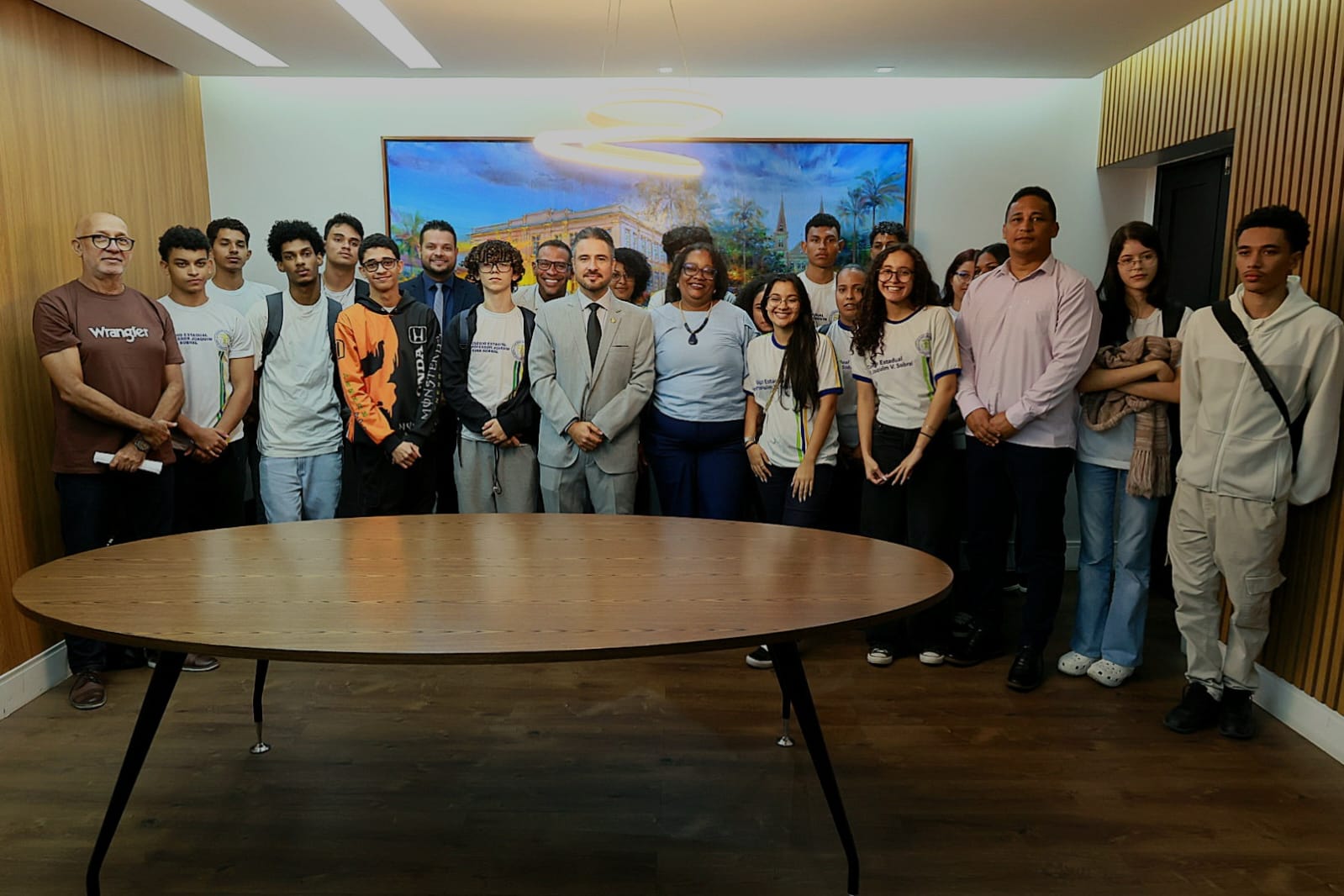 Conhecendo o Parlamento: alunos de escola pública aprendem sobre cidadania na Escola do Legislativo de Aracaju