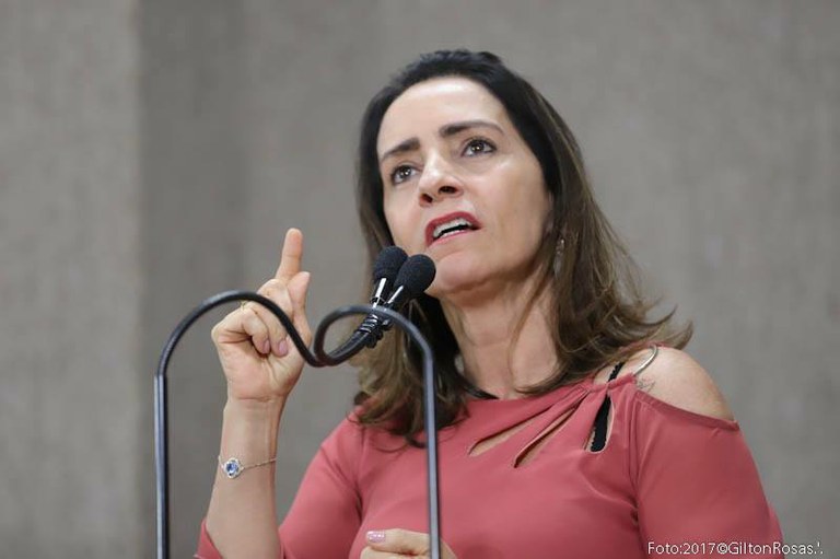 Emília presta homenagem à cidade de Lagarto nos seus 138 anos