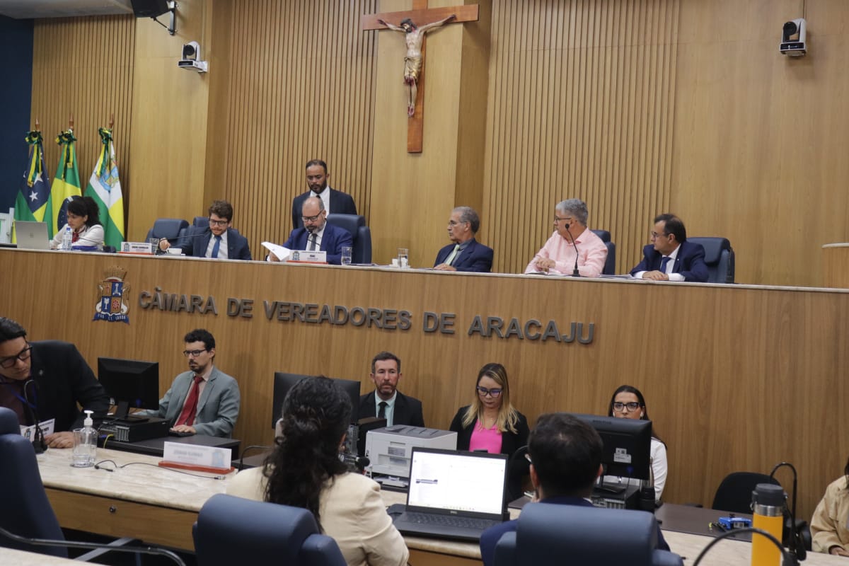 CPI do Natal Iluminado: em primeiro dia de oitivas, vereadores ouvem ex-diretor, fiscais e gerentes que atuaram na Emsurb