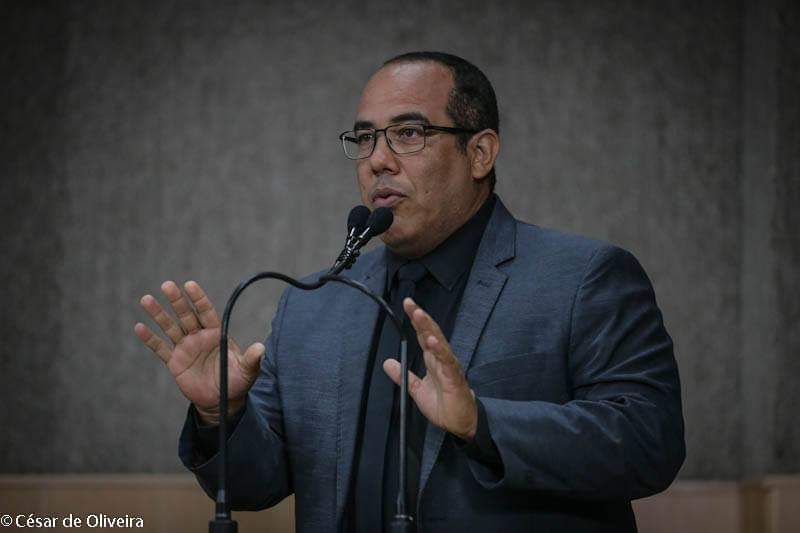 Da série "As mentiras de Edvaldo": Cabo Amintas mostra que a obra da prometida maternidade municipal é fake