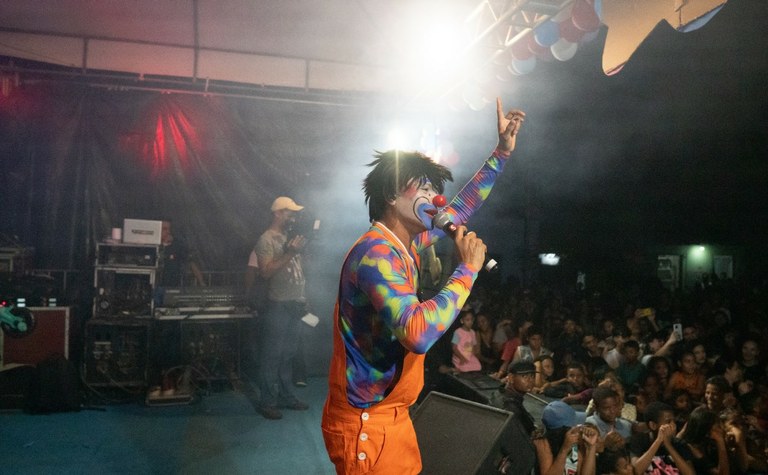 De organizador a protagonista: Palhaço Soneca promete diversão na festa das crianças do bairro Olaria