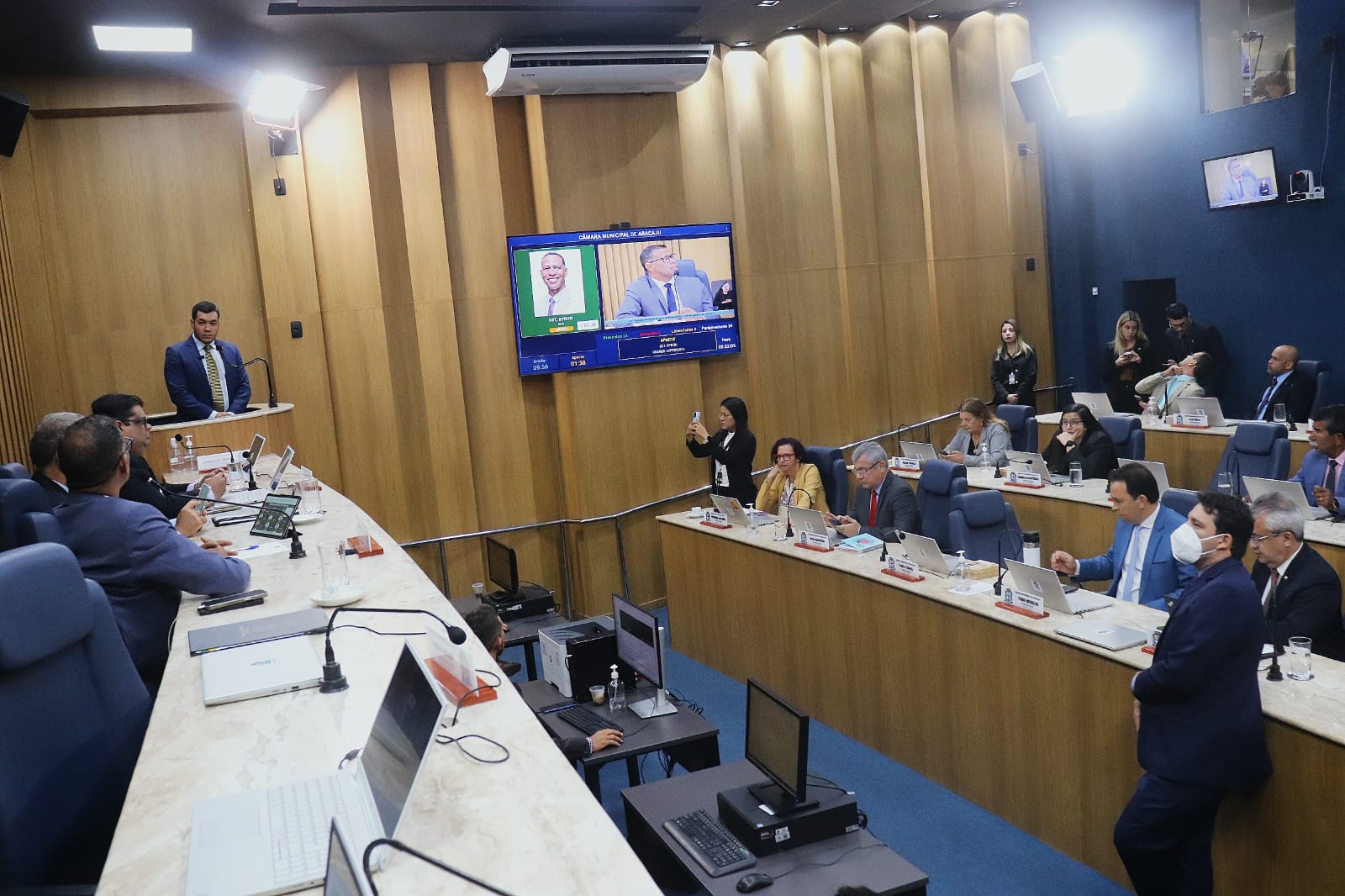 Debate sobre concurso público, saúde e loteria municipal marcam grande expediente