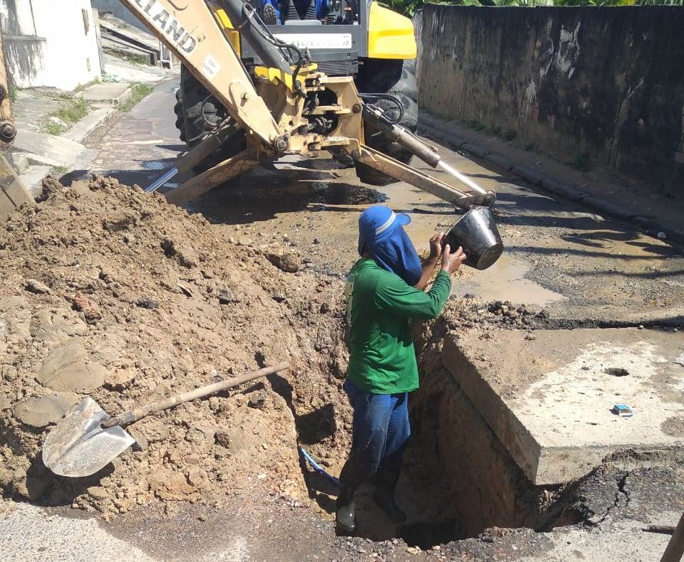 Deso resolve vazamento na Rua Manoel Preto após indicação do vereador Isac