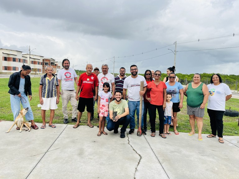 Dia do meio ambiente: projeto Mãos Solidárias e Camilo Daniel realizam plantio de mudas no Lamarão