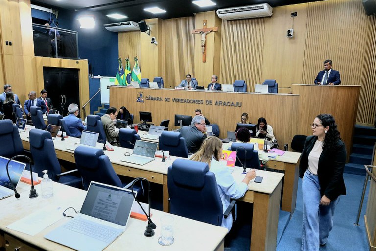 Dia do Professor, piso do magistério, organizações Sociais de Saúde e desocupação de calçadas públicas são temas do Pequeno Expediente da CMA