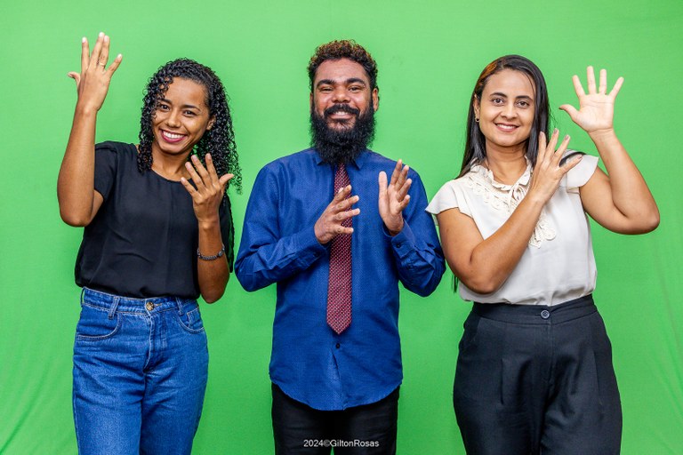 Dia Nacional da Libras: "ela garante à comunidade surda um direito básico, que é o acesso à informação" 