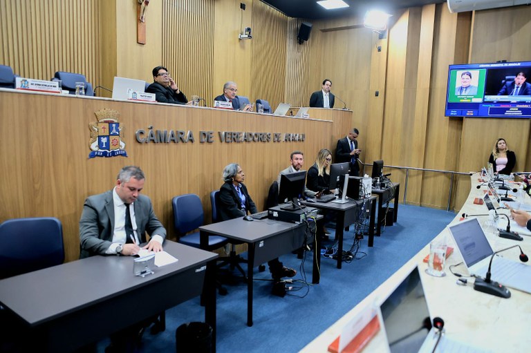 Direitos trabalhistas, proteção à infância e segurança pública marcam debates no Grande Expediente