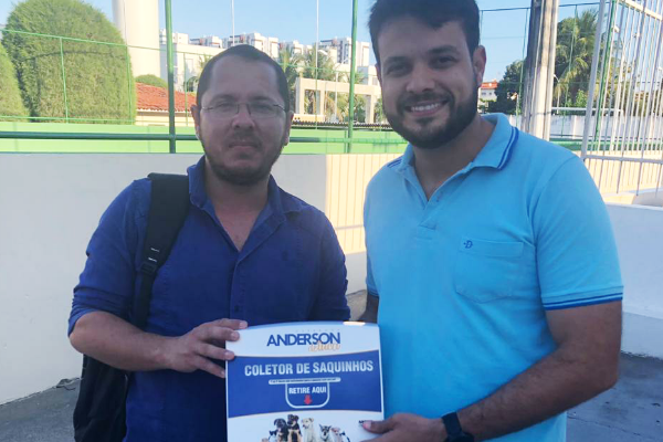 "Distribuição de coletores de saquinhos facilita a vida dos donos de pet", afirma Anderson de Tuca