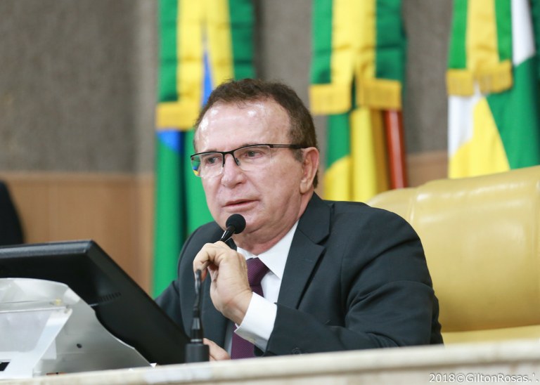 Dr. Gonzaga celebra retomada do desfile cívico da rua Bahia 